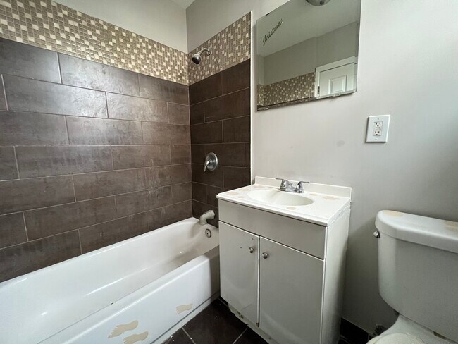 Unit 2 - 11 Rose Ave
