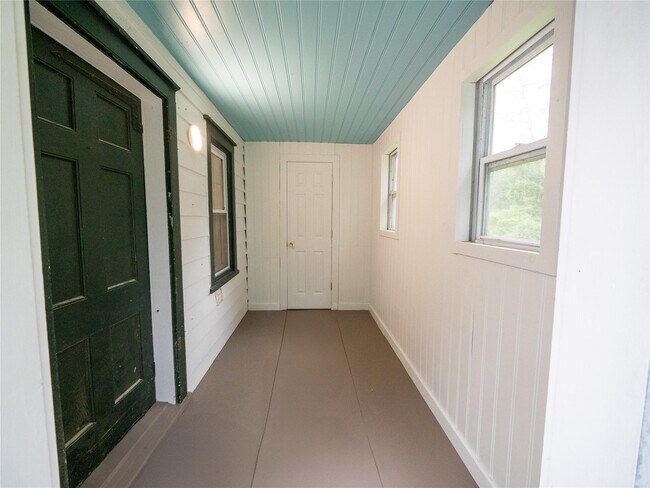 Building Photo - 11 Glen Arden Dr