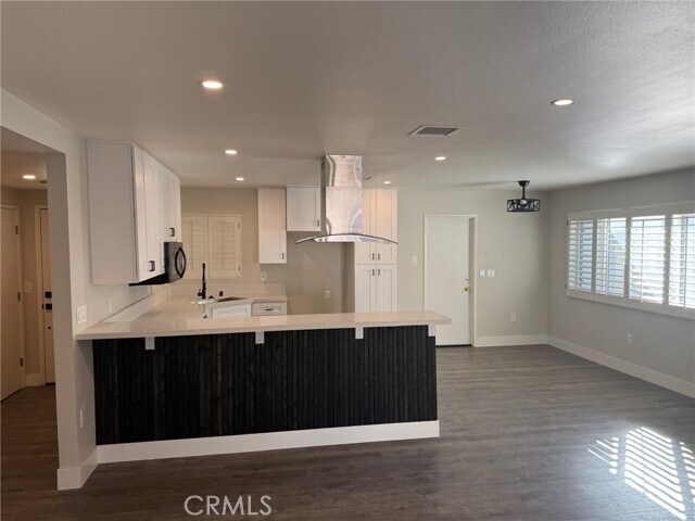 Building Photo - 1488 Bussey St W