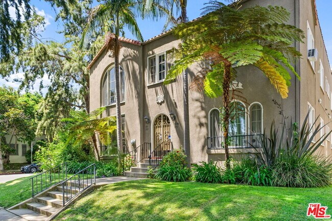 Building Photo - 8861 Alden Dr