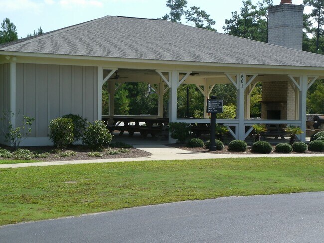 Building Photo - 3154 Shorecrest Bay Dr