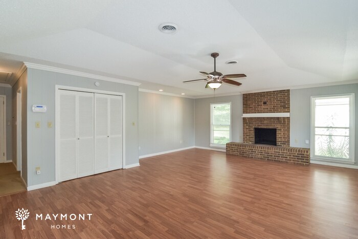 Building Photo - 711 Forestdale Dr