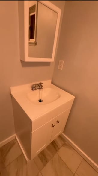 Building Photo - 513 Fayette St