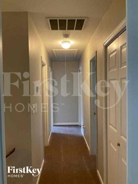 Building Photo - 2041 Pembrooke Forest Dr