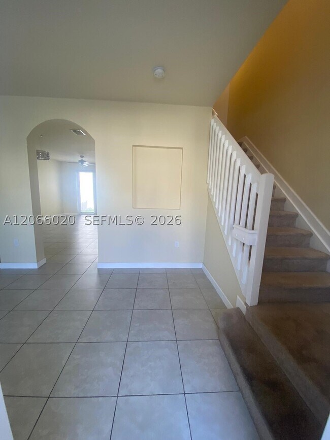 Building Photo - 9438 SW 171st Ct