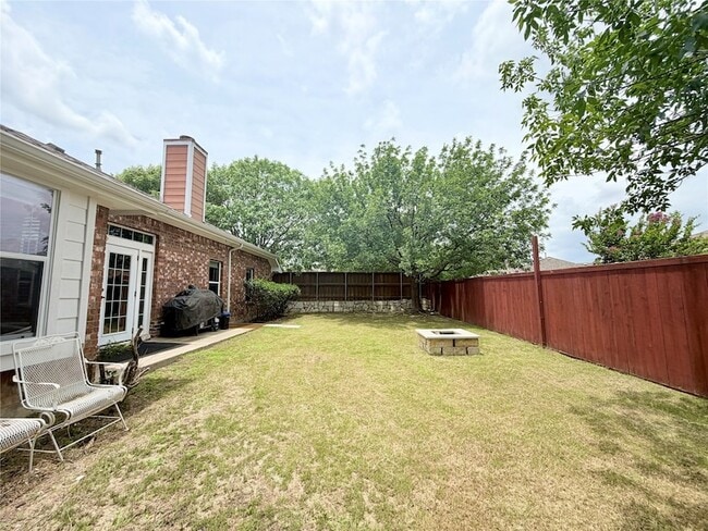 Building Photo - 15760 Scenic Rd