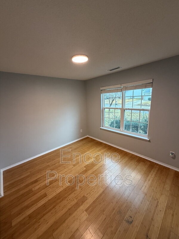 Building Photo - 6225 Saybrooke Dr