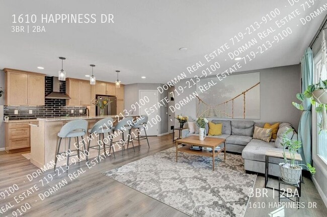Building Photo - 1610 Happiness Dr
