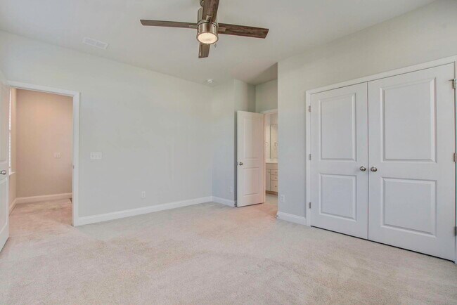 Building Photo - 612 Heartwood Ln