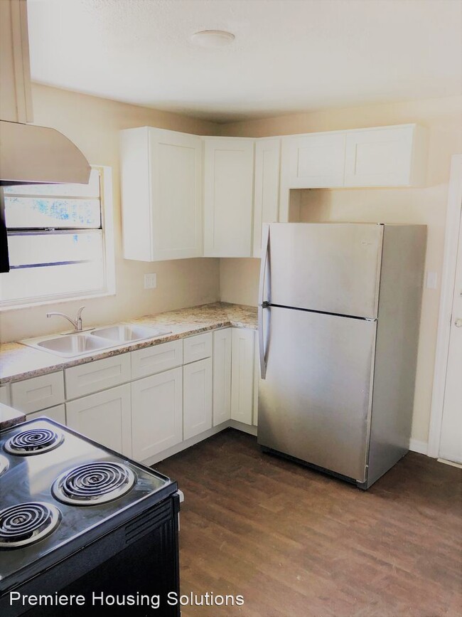 Building Photo - 2 br, 1 bath House - 301 Union Street