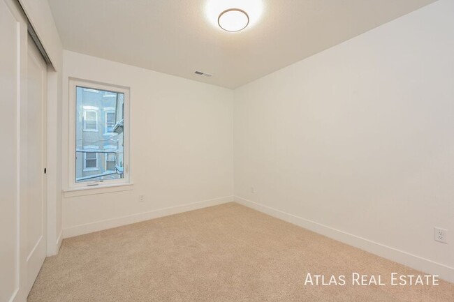 Building Photo - Beautiful Newly Built duplex ready for you...