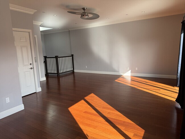 Building Photo - 1334 Anza St