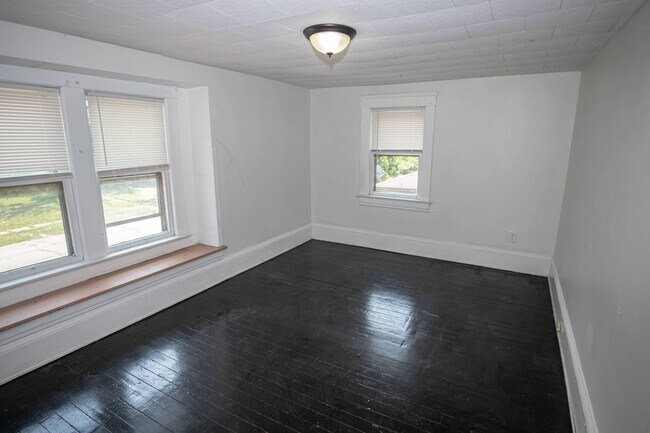 Building Photo - 1290 E 188th St