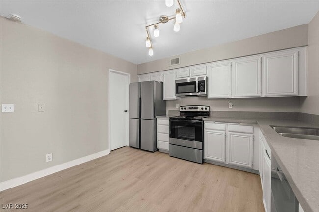 Building Photo - 4630 Bountiful Way
