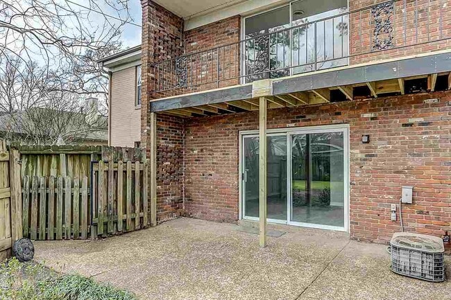 Building Photo - 1569 Forest Ave