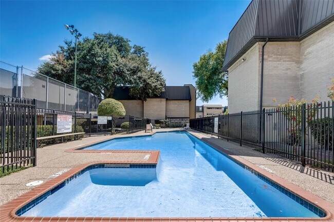 Building Photo - 8529 Hearth Dr