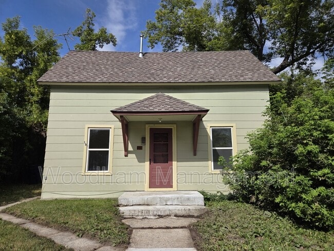 Building Photo - 521 N Rouse Ave