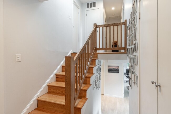 Building Photo - 3122 Brooklawn Terrace