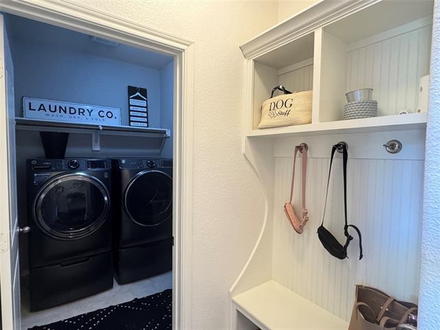 Building Photo - 1020 Lake Sierra Wy