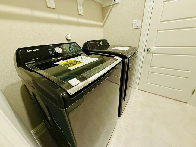 Building Photo - Comfort, Style & Community - All in This Gorgeous 2025 built 5BR Celina Home