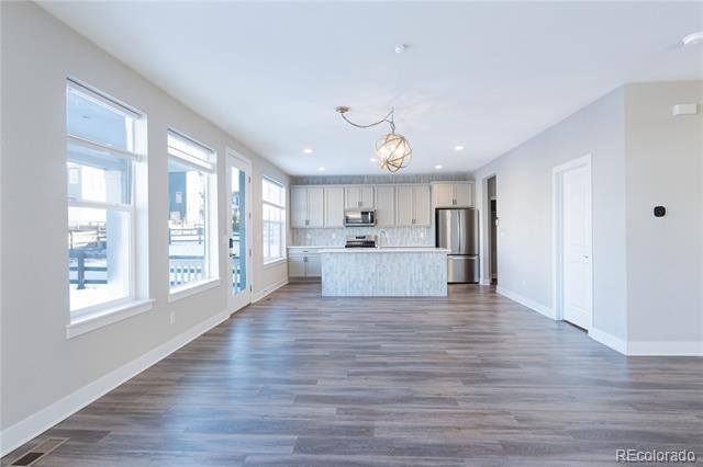 Building Photo - 199 Simmental Lp