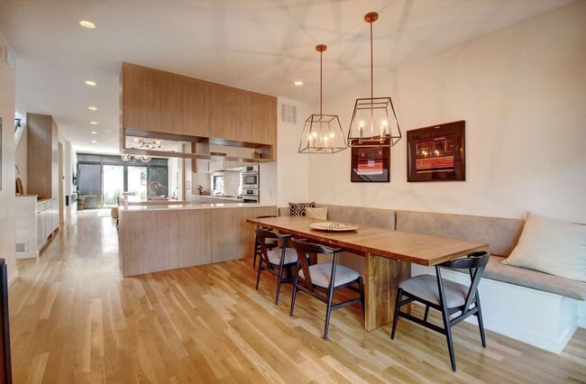 Building Photo - Luxury Living in the heart of Platte Park, 5bds, 4bas - Custom Finishes around every corner