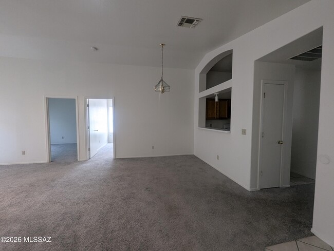 Building Photo - 7835 S Lennox Ln