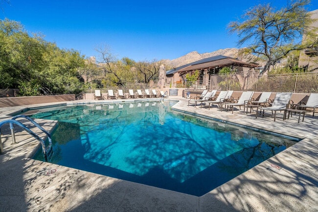 Building Photo - 6655 N Canyon Crest Dr