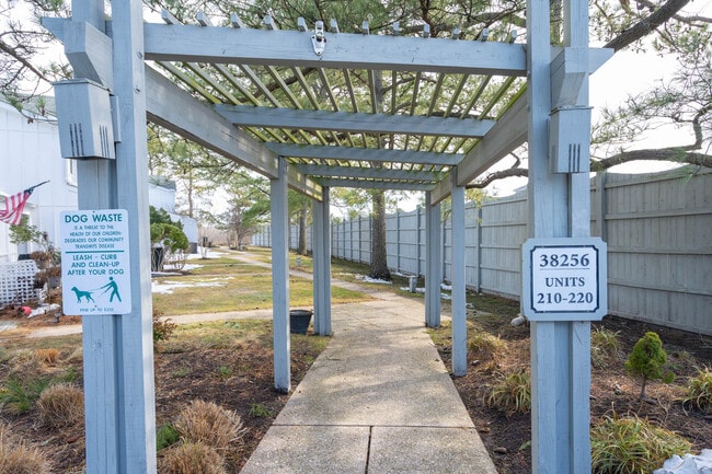 Building Photo - 38256 Hummingbird Ln
