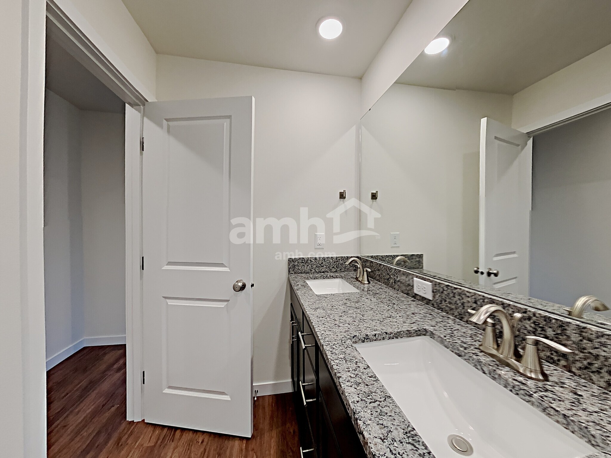 Building Photo - 23297 SE Dogwood St