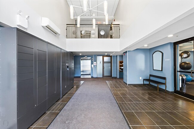 Building Photo - 1300 Grand St