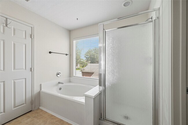Building Photo - 14954 Sugar Sands Dr