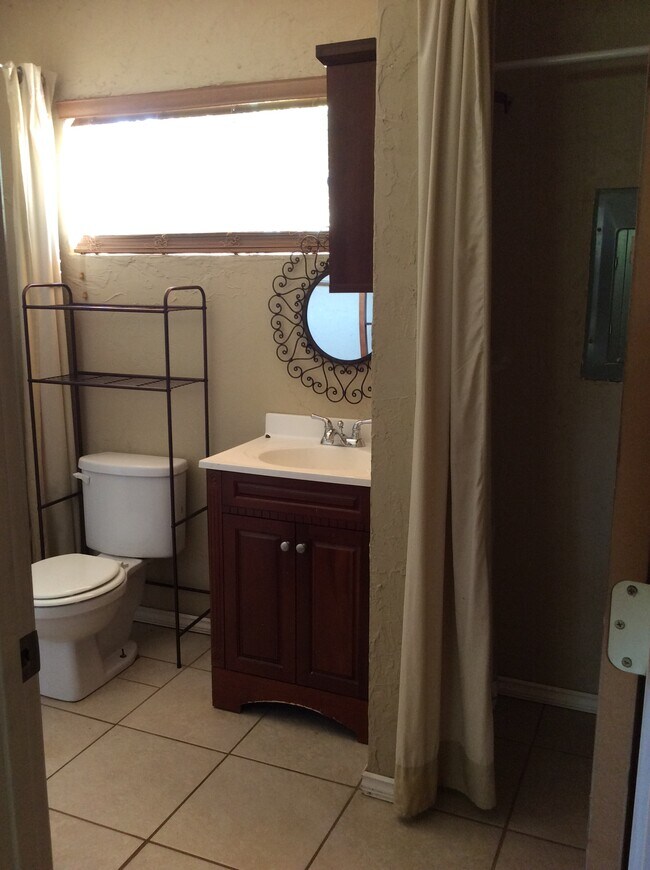 Building Photo - 111 E 12th St