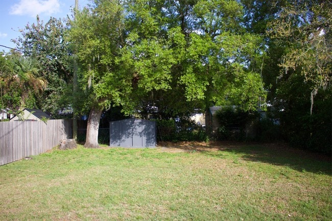 Building Photo - 1415 Asher Ln