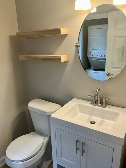 1/2 Bath - 27796 Reo Rd