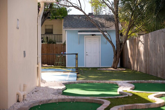 Building Photo - 84 21st Terrace SE