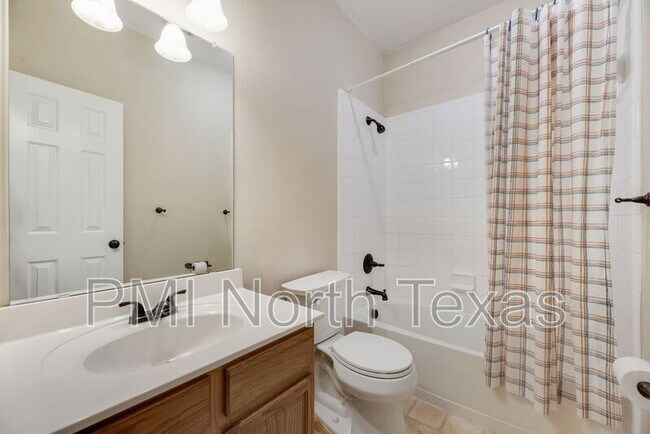 Building Photo - 2677 Calmwater Dr
