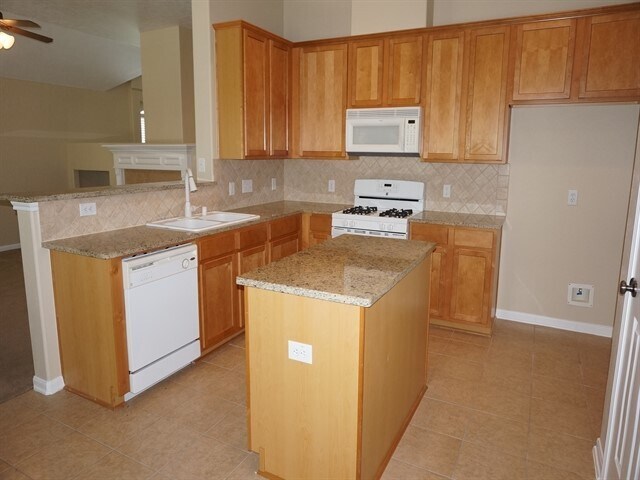 Building Photo - 24230 Pine Canyon Falls Cir
