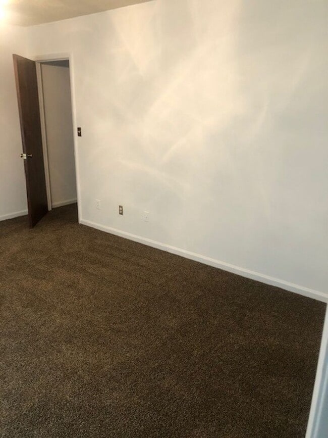 Building Photo - COMING SOON in Sheraton Village