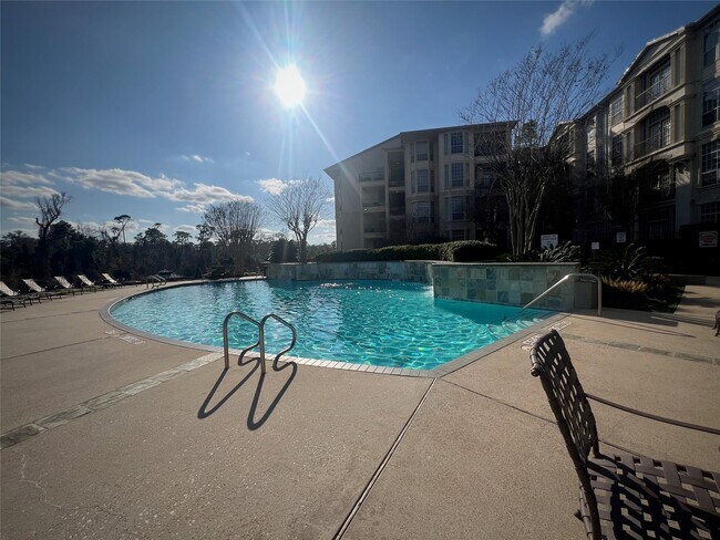 Building Photo - 5353 Memorial Dr