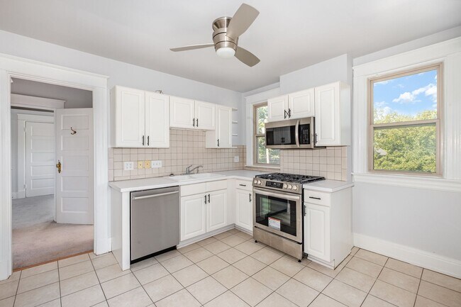 Primary Photo - Modern Comfort Meets Prime Oakley Living –...