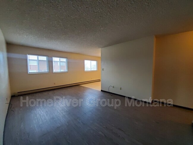 Building Photo - 909 Pattee Creek Dr