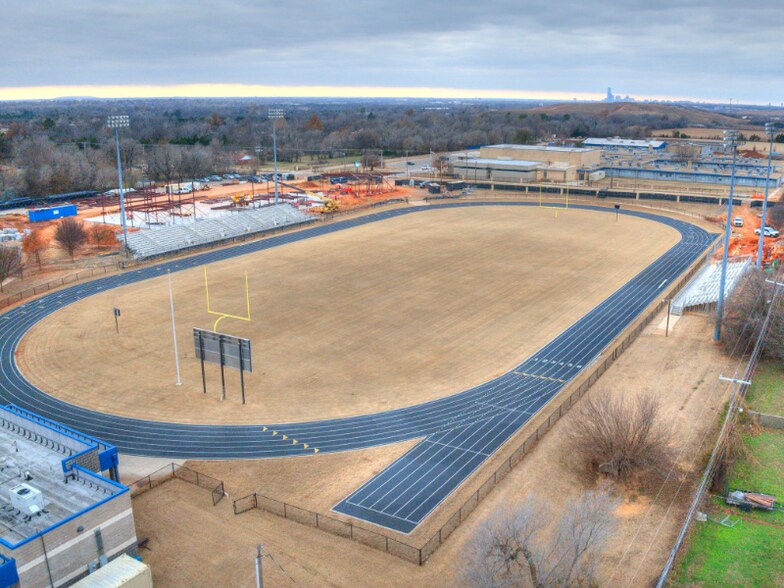 Building Photo - 8604 NE 33rd St