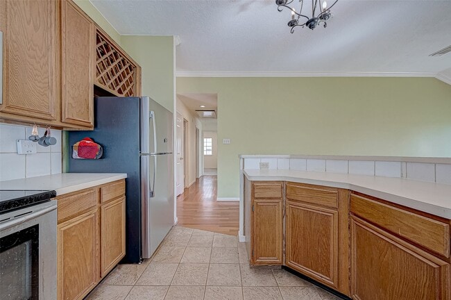 Building Photo - 7030 River Garden Dr