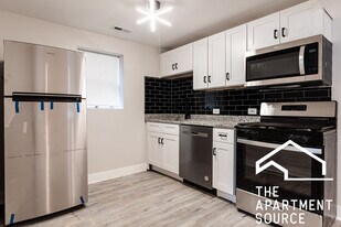Building Photo - 2935 N Lawndale Ave