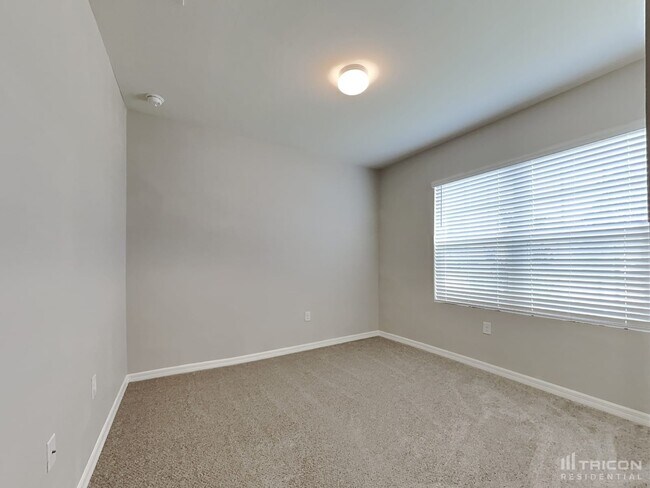 Building Photo - 27944 Arrowhead Cir