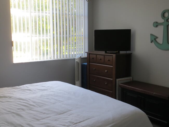 Building Photo - 123 Yacht Club Way