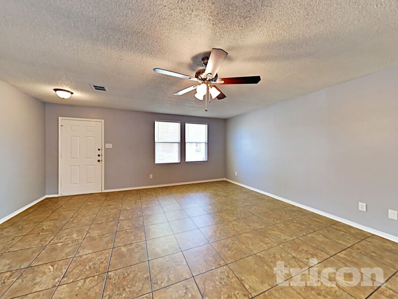 Building Photo - 2147 Edgewood Dr
