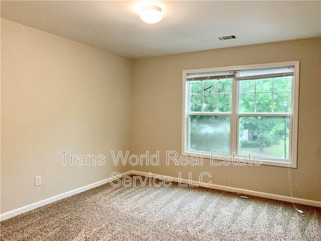 Building Photo - 2534 Winslow Ridge Dr NE