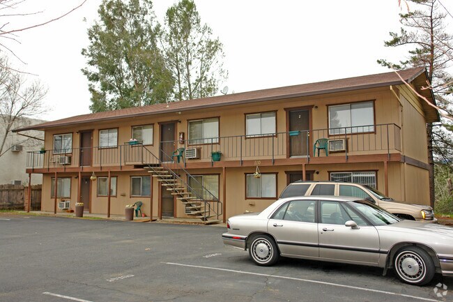 Primary Photo - 110 Masonic Ave